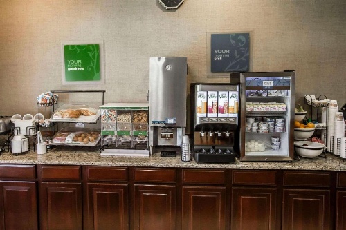 Comfort Inn Crystal Lake image 11