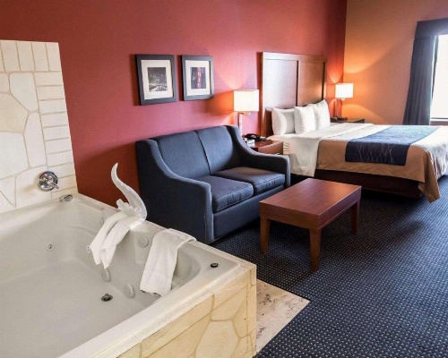 Comfort Inn Crystal Lake image 28